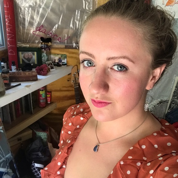 Meet your Posher, Ruth e. - Picture 1 of 1